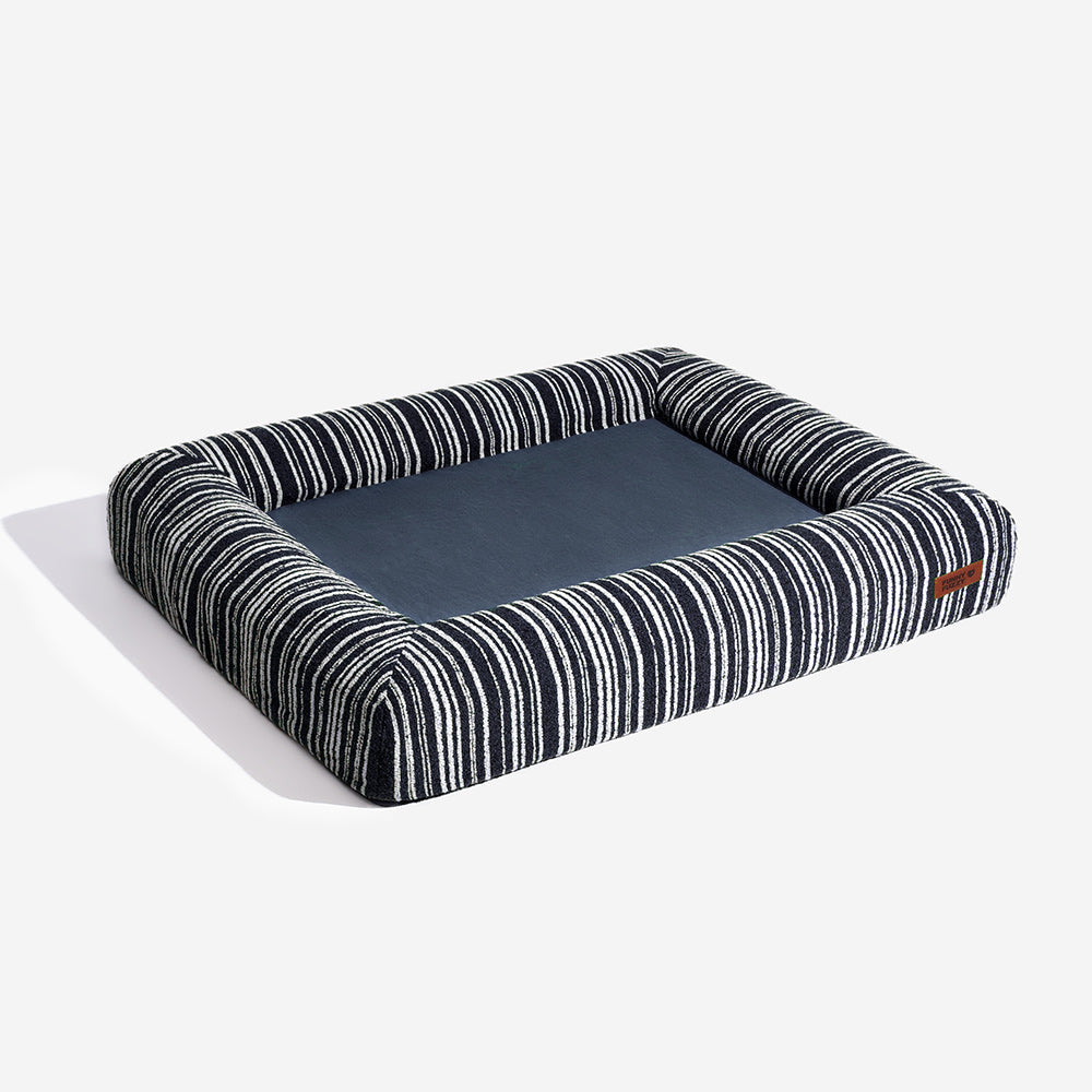 SnugNest Orthopädisches Outdoor-Hundebett mit Texturiertem Streifenmuster