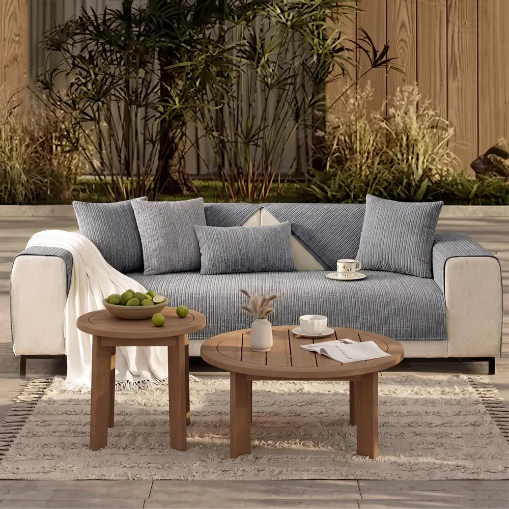 Einfache, einfarbige Outdoor-Couch-Hülle aus kratzfestem Chenille