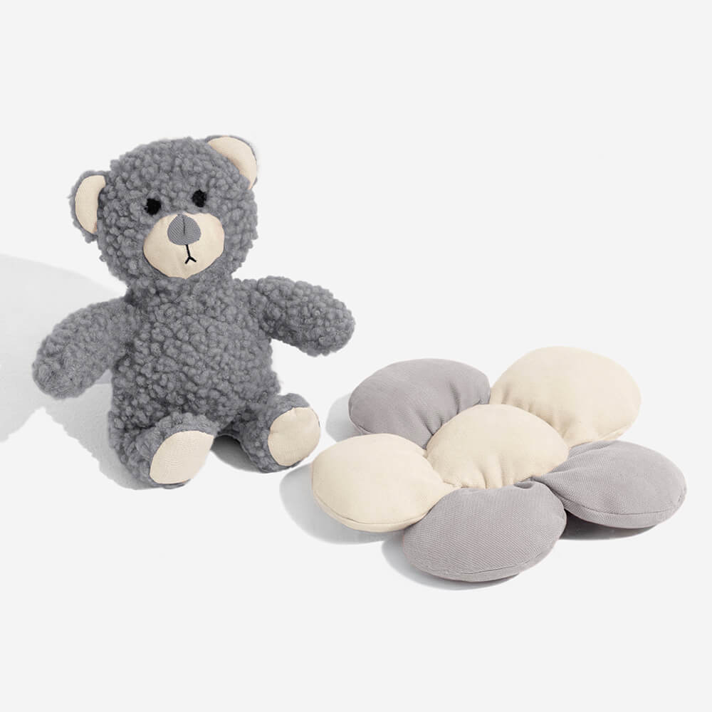 Cremefarbenes flauschiges, komfortables orthopädisches Hunde- und Katzensofabett