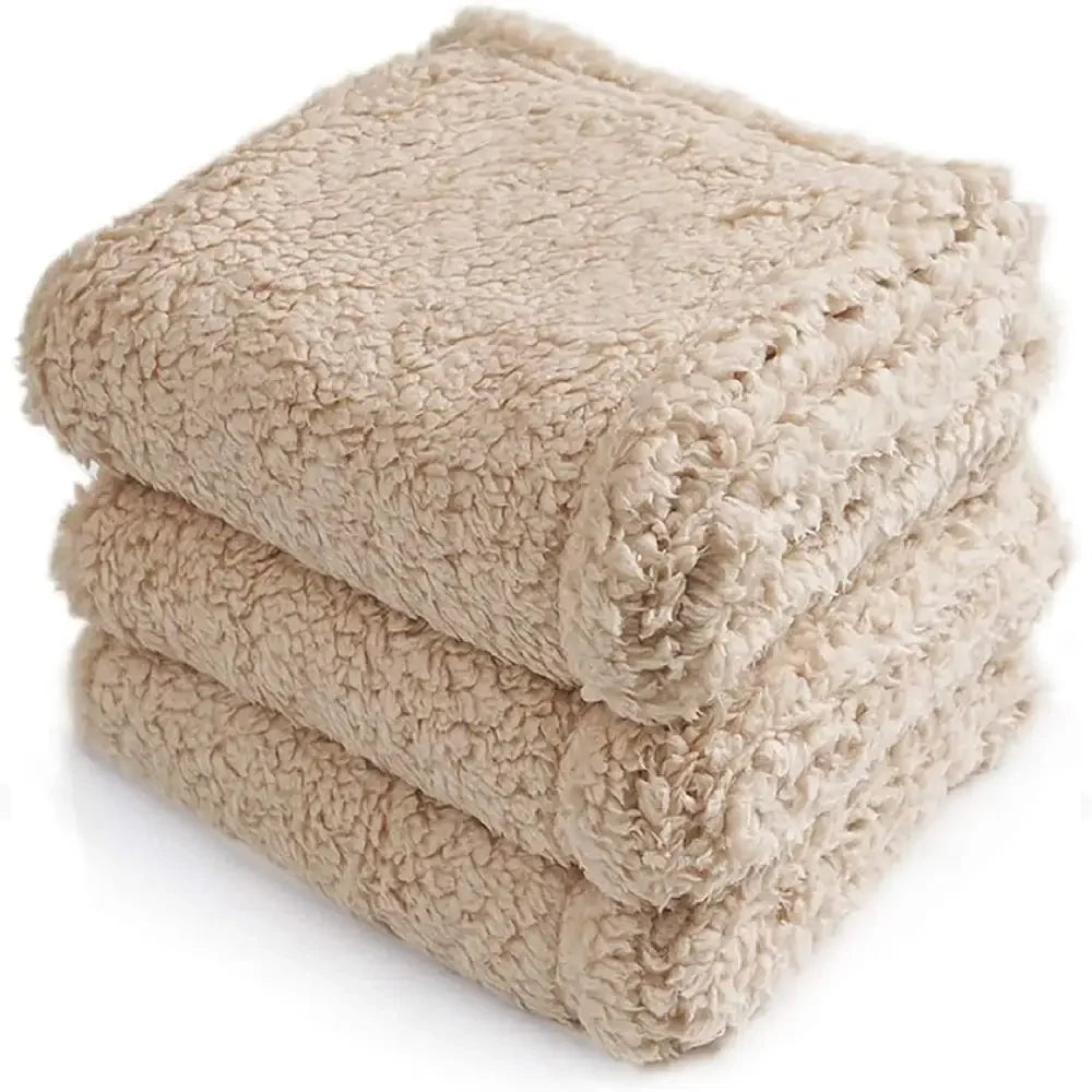 Polar Fleece Comfortable Warm Multifunctional Pet Blanket